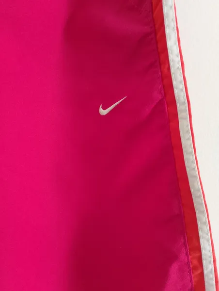 short feminino com bolso lateral nike