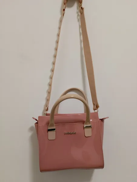 bolsa petite jolie rosa com alça bege