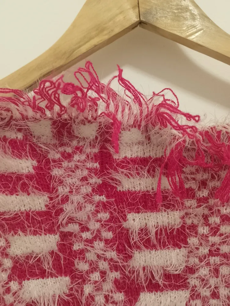 blusa de tricô feminina rosa e branca