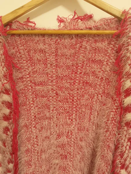 blusa de tricô feminina rosa e branca