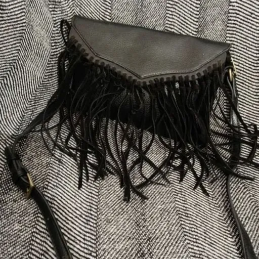 Bolsa Renner preta boho