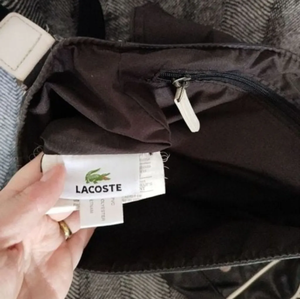 Bolsa Lacoste preta couro