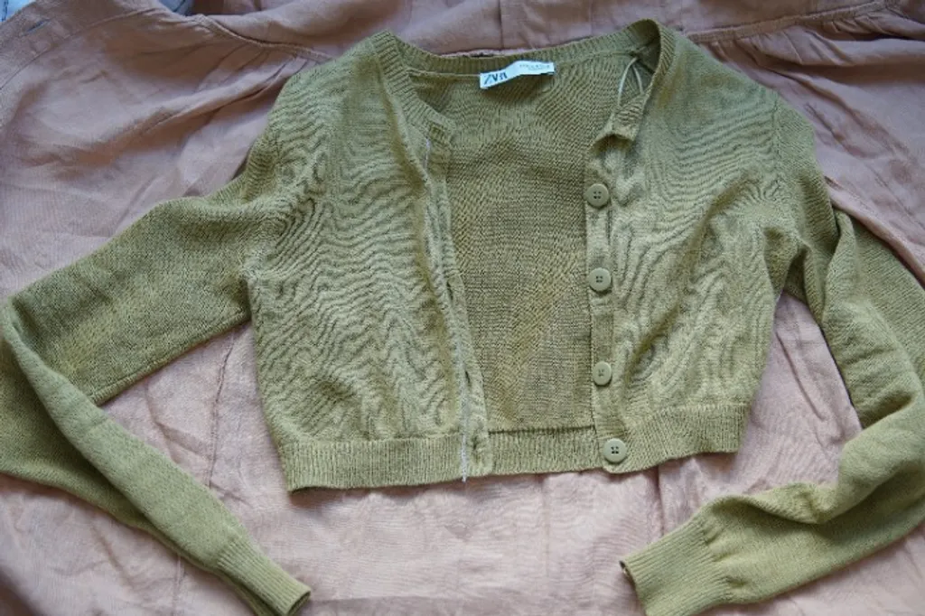 look vestido de linho, cardigã zara, cinto de couro