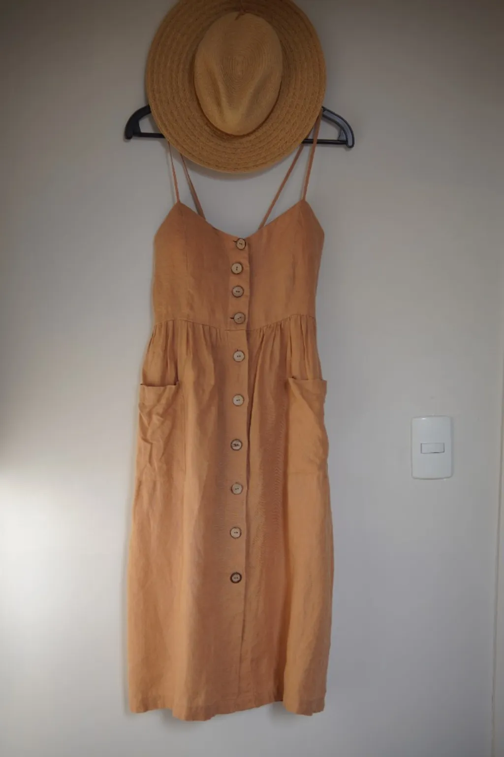 vestido de alça de linho puro