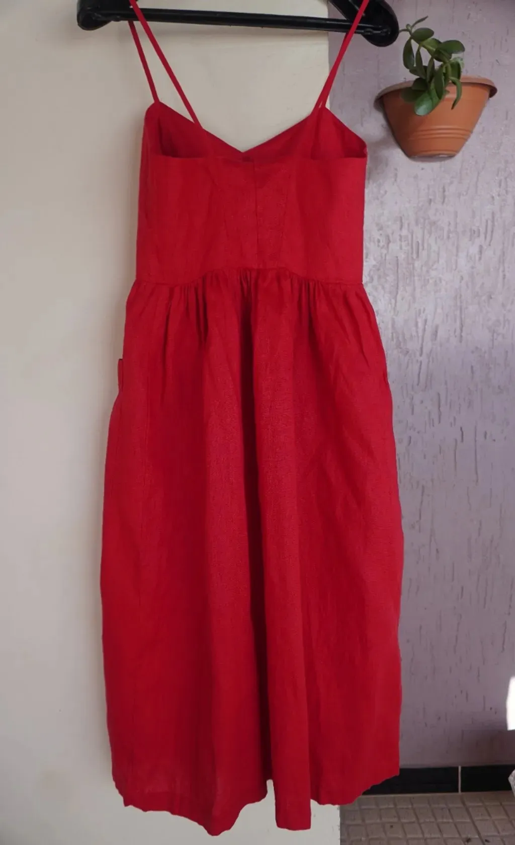 vestido vermelho de linho puro de alça com cinto de couro