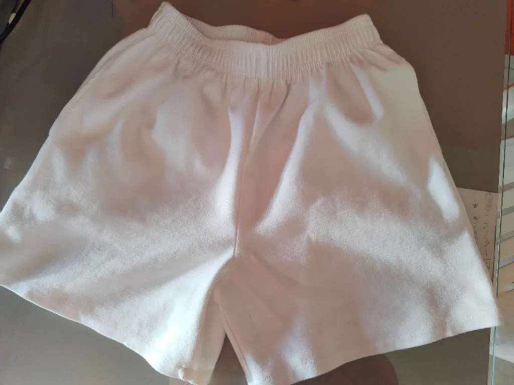 short zara moletom branco