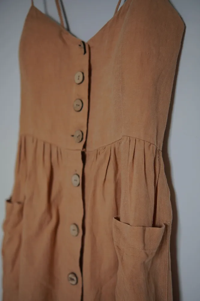 vestido de alça de linho puro