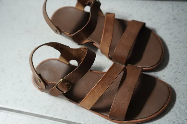 Sandalia papete de couro legitimo