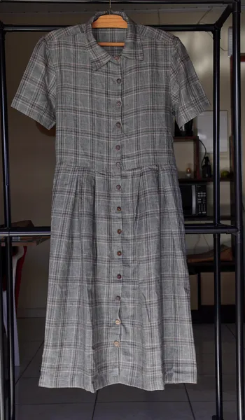 vestido chemise de linho puro xadrez com cinto de couro