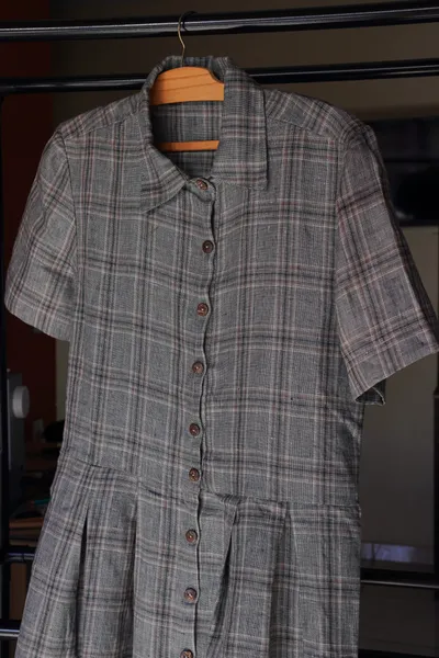 vestido chemise de linho puro xadrez com cinto de couro