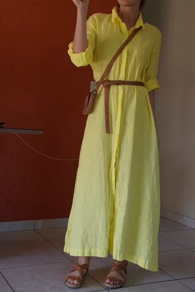vestido chemise maxi de linho puro com cinto e bolsa