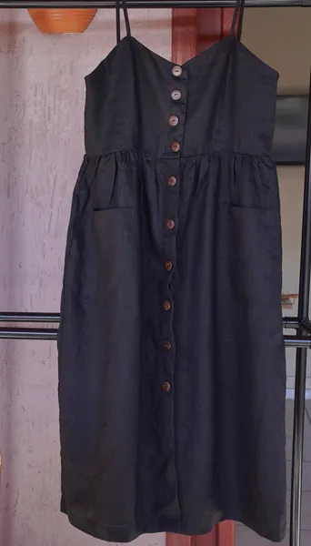 vestido de linho puro de alça com cinto de couro