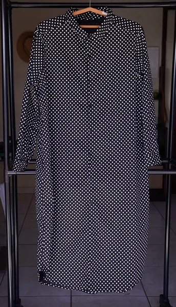 vestido chemise poa midi novo