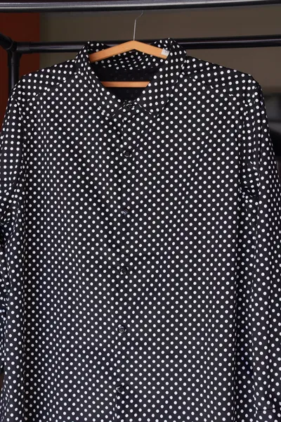 vestido chemise poa midi novo