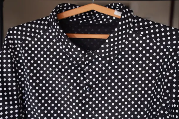 vestido chemise poa midi novo