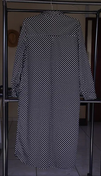 vestido chemise poa midi novo