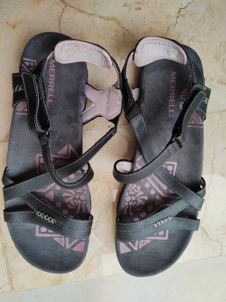 sandália de couro merrell importada