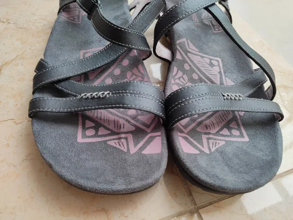 sandália de couro merrell importada