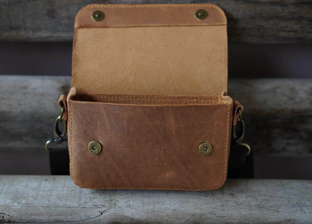 Mini Bolsa Transversal de Couro Legitimo