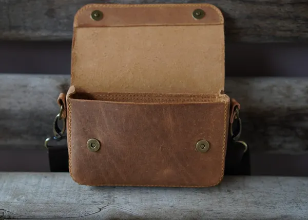 Mini Bolsa Transversal de Couro Legitimo