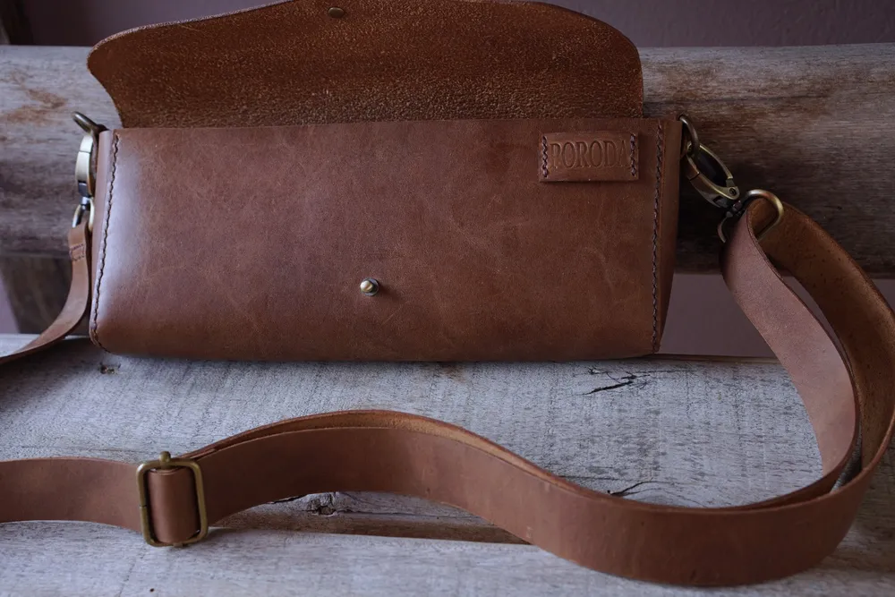 Conjunto Bolsa Transversal de Couro Legítimo com Cinto