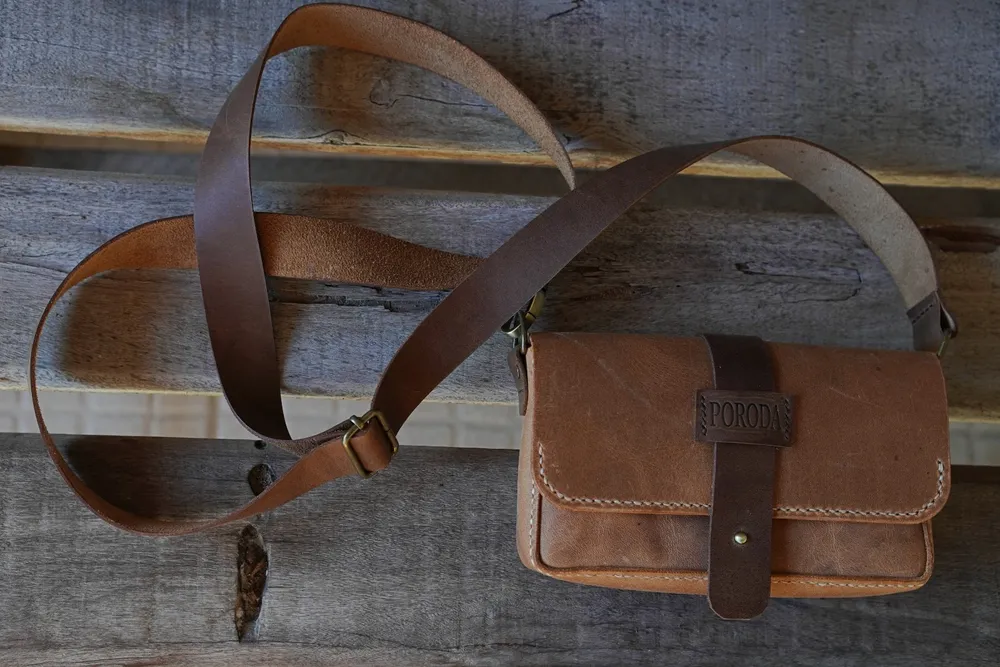 mini bolsa transversal de couro legitimo