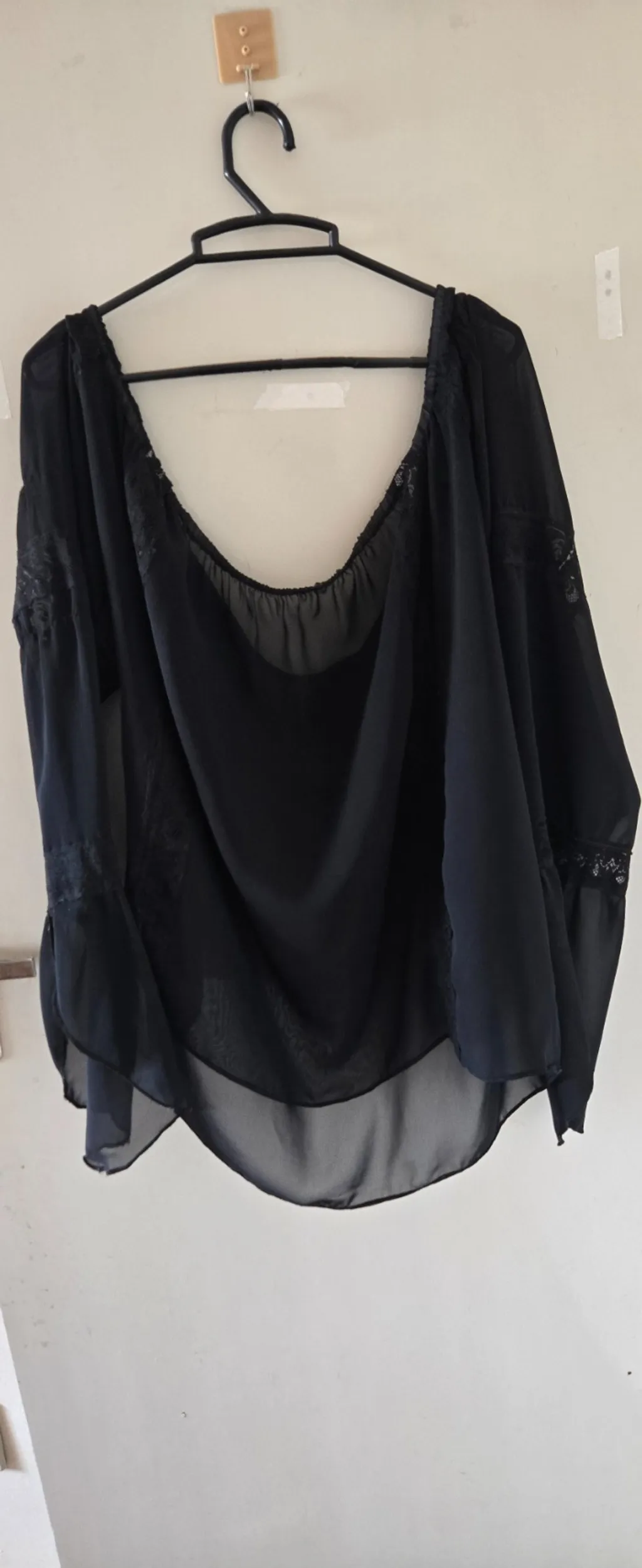 Blusa tomara que caia transparente