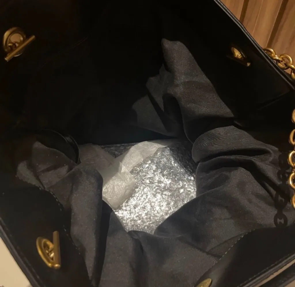 Bolsa Ysl em couro de ombro