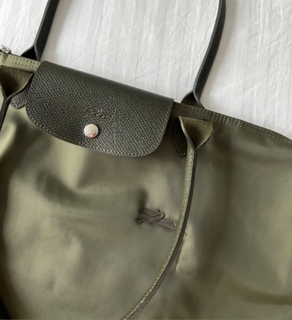 Bolsa de luxo longchamp verde outfit  Tamanho G