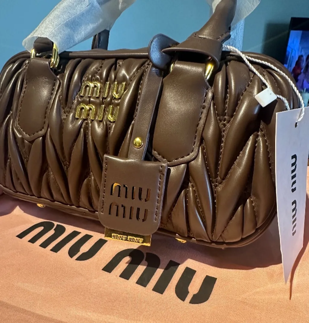 bolsa miu miu em couro - marrom