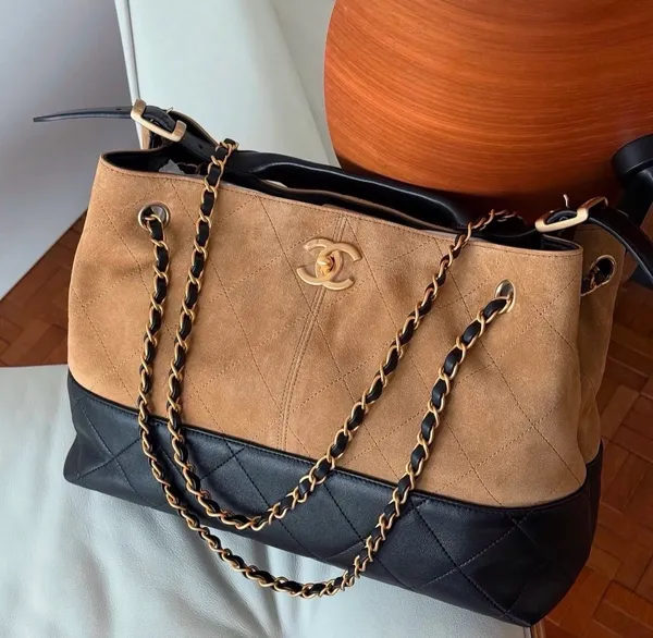 Bolsa chanel gabrielle hobo marrom e preta