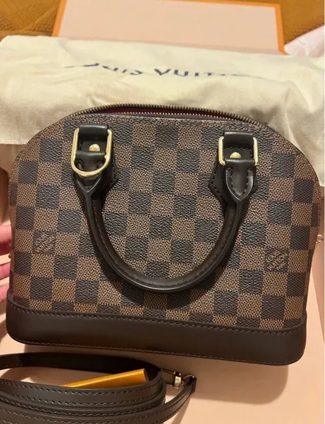Bolsa Louis Vuitton alma bb