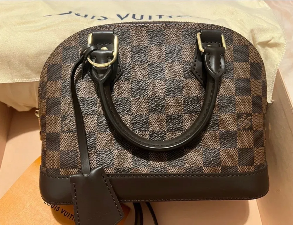 Bolsa Louis Vuitton alma bb