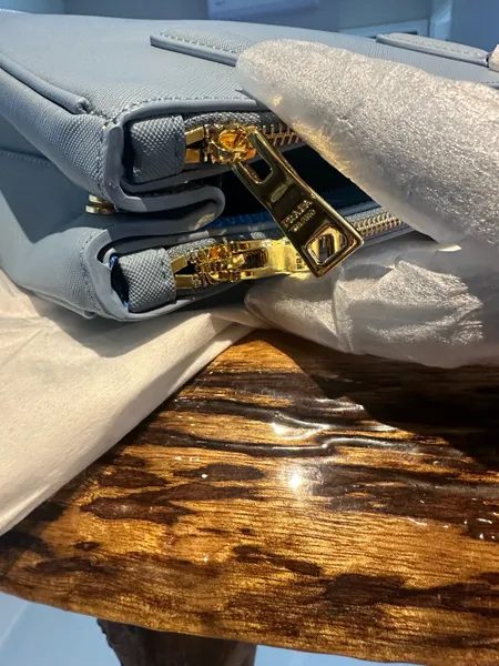 Bolsa Prada em couro Saffiano - azul bebê