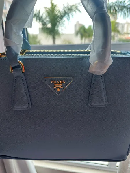 Bolsa Prada em couro Saffiano - azul bebê