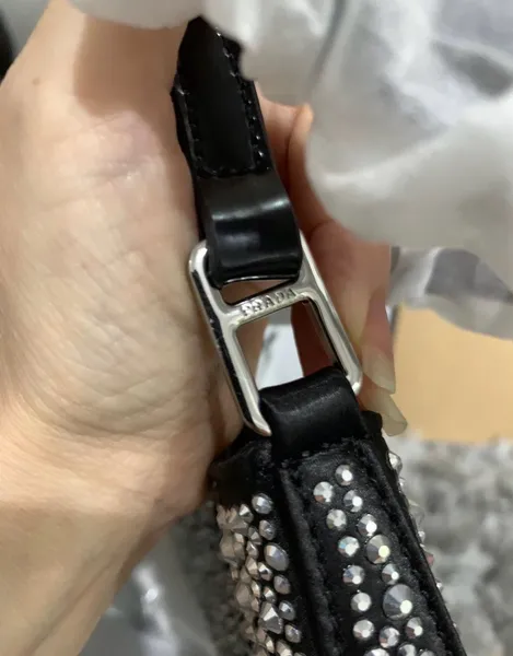 bolsa Prada em brilho