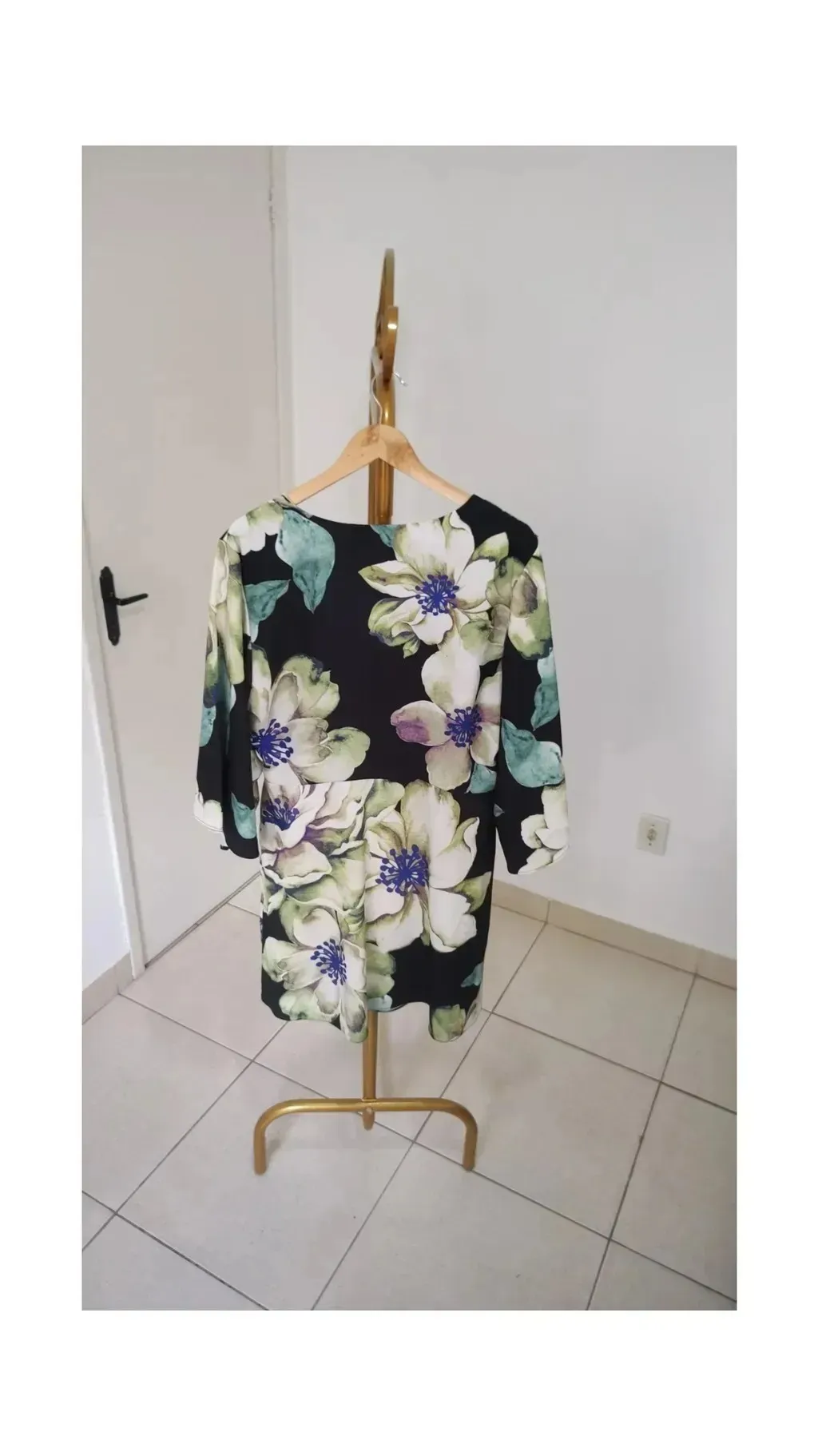 vestido novo de qualidade da marca carlota costa