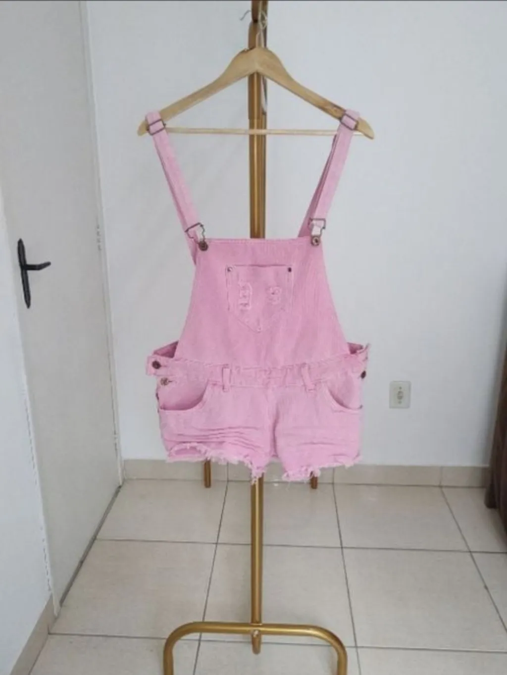 jardineira marca  SIX Brothers