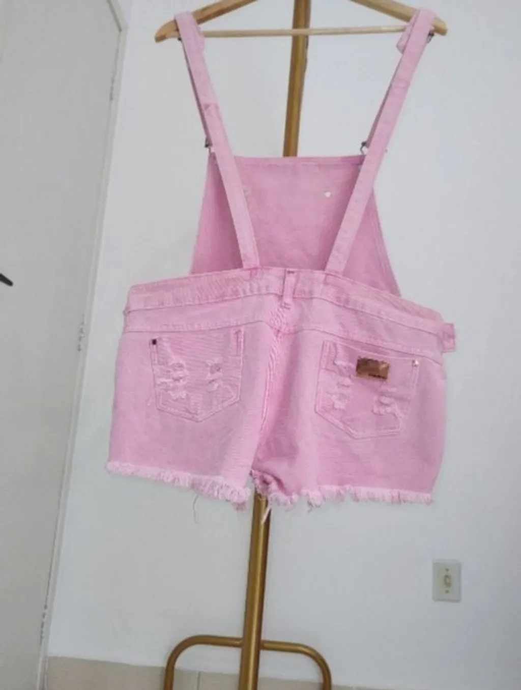 jardineira marca  SIX Brothers