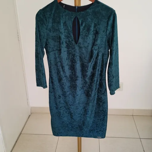 vestido curto lança perfume