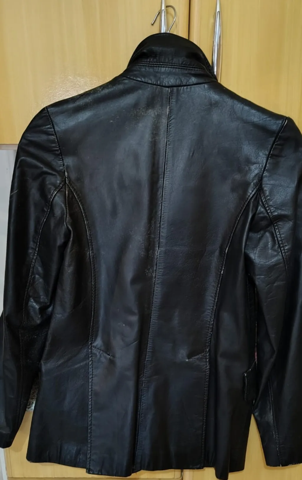 jaqueta de couro Genuine Leather.