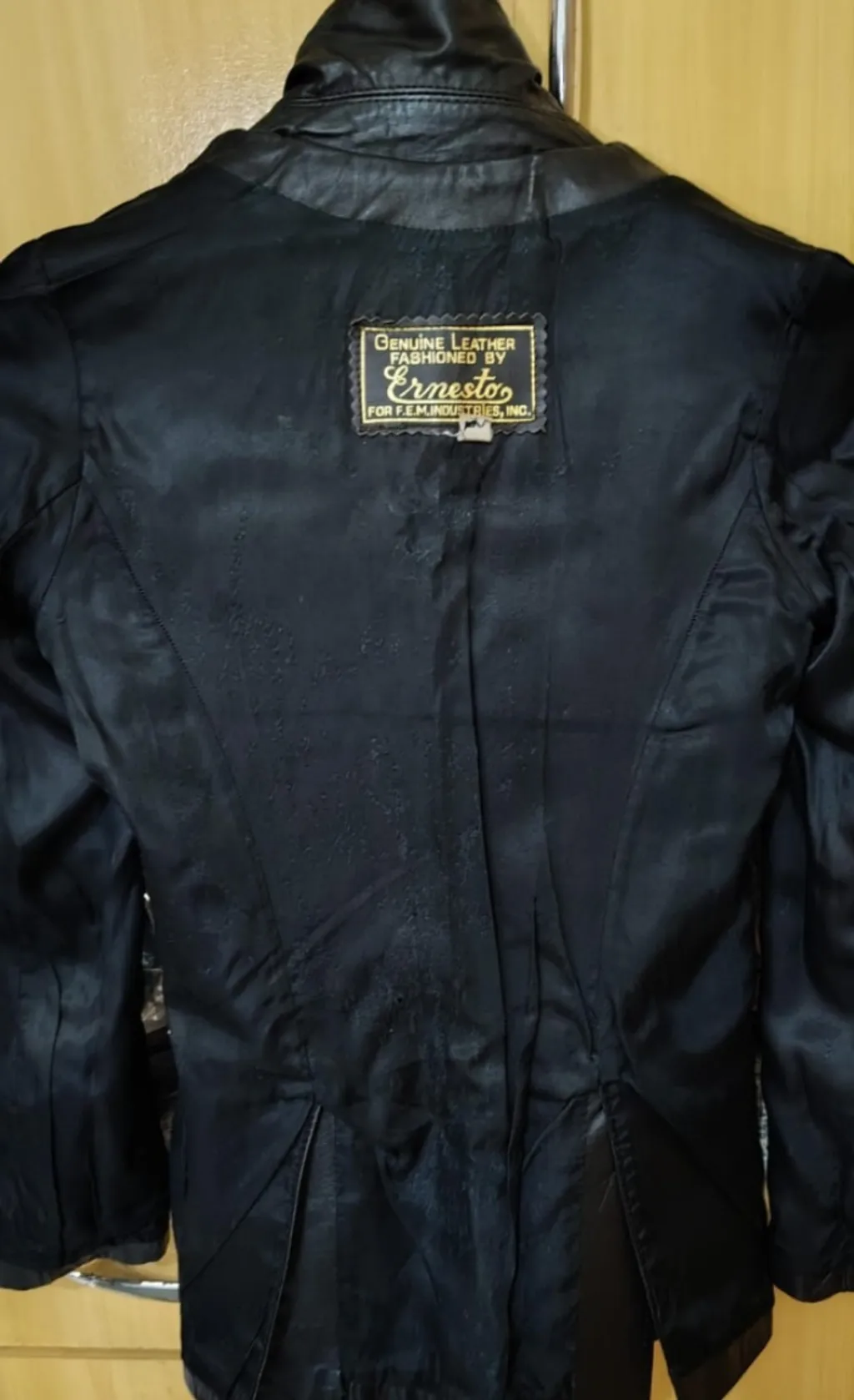 jaqueta de couro Genuine Leather.