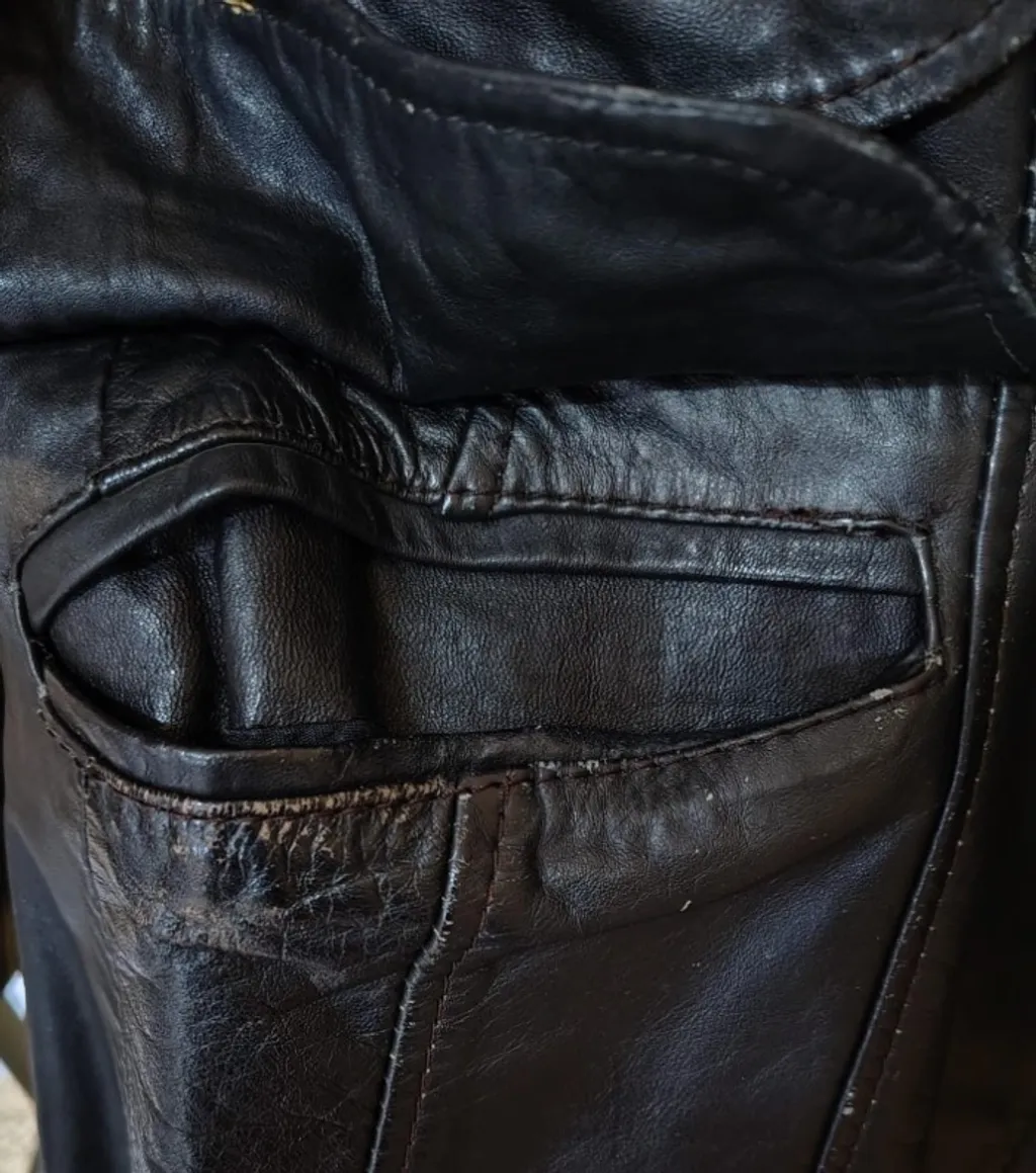 jaqueta de couro Genuine Leather.