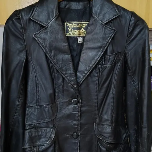 jaqueta de couro Genuine Leather.