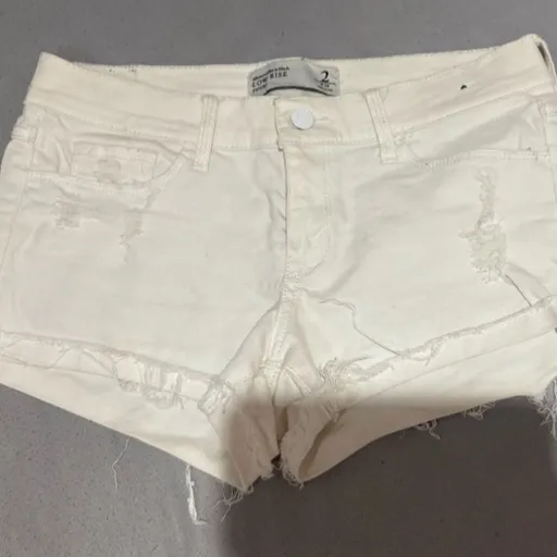 shorts branco cintura baixa