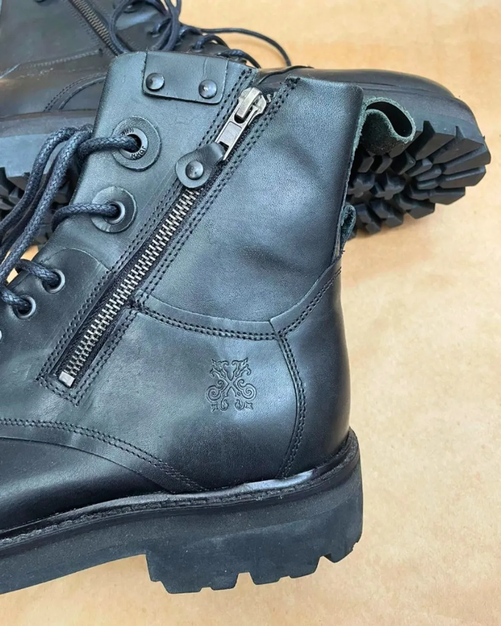 Coturno Couro Legítimo John John