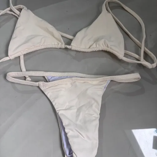 biquini off white novo