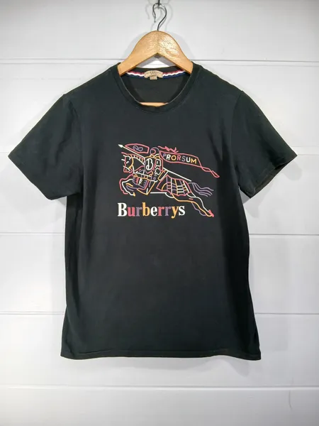 camiseta burberrys preta tamanho p
