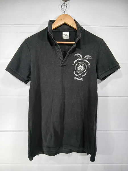 camisa polo zara preta tamanho p
