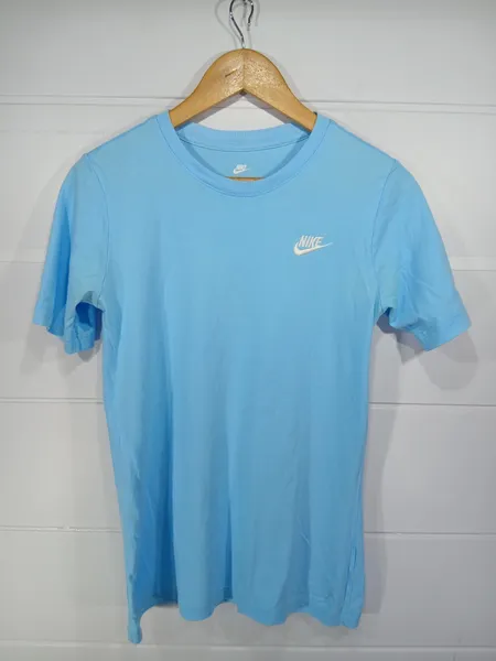 camiseta nike the nike tee azul
